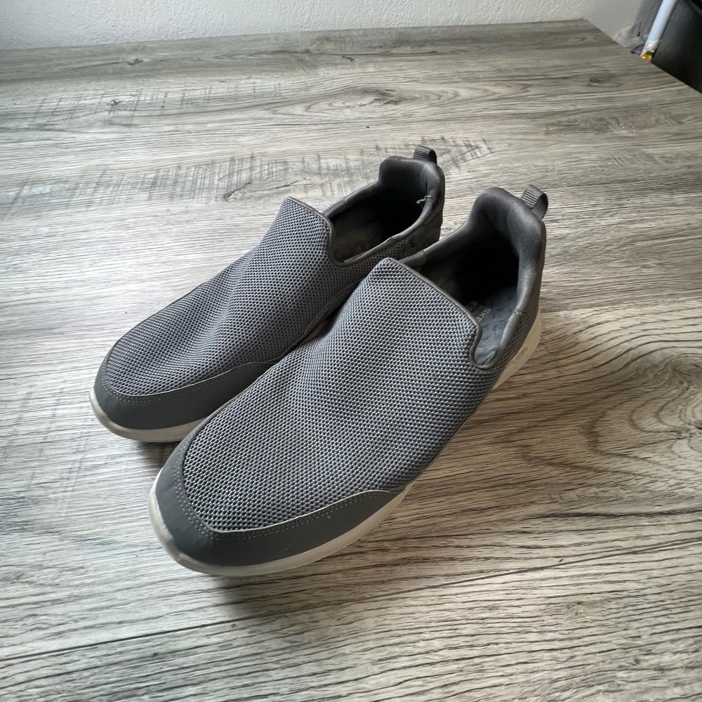 Skechers GoWalk Max Mens 9.5 Charcoal Gray Slip On Walking Shoes 54626 Sneaker